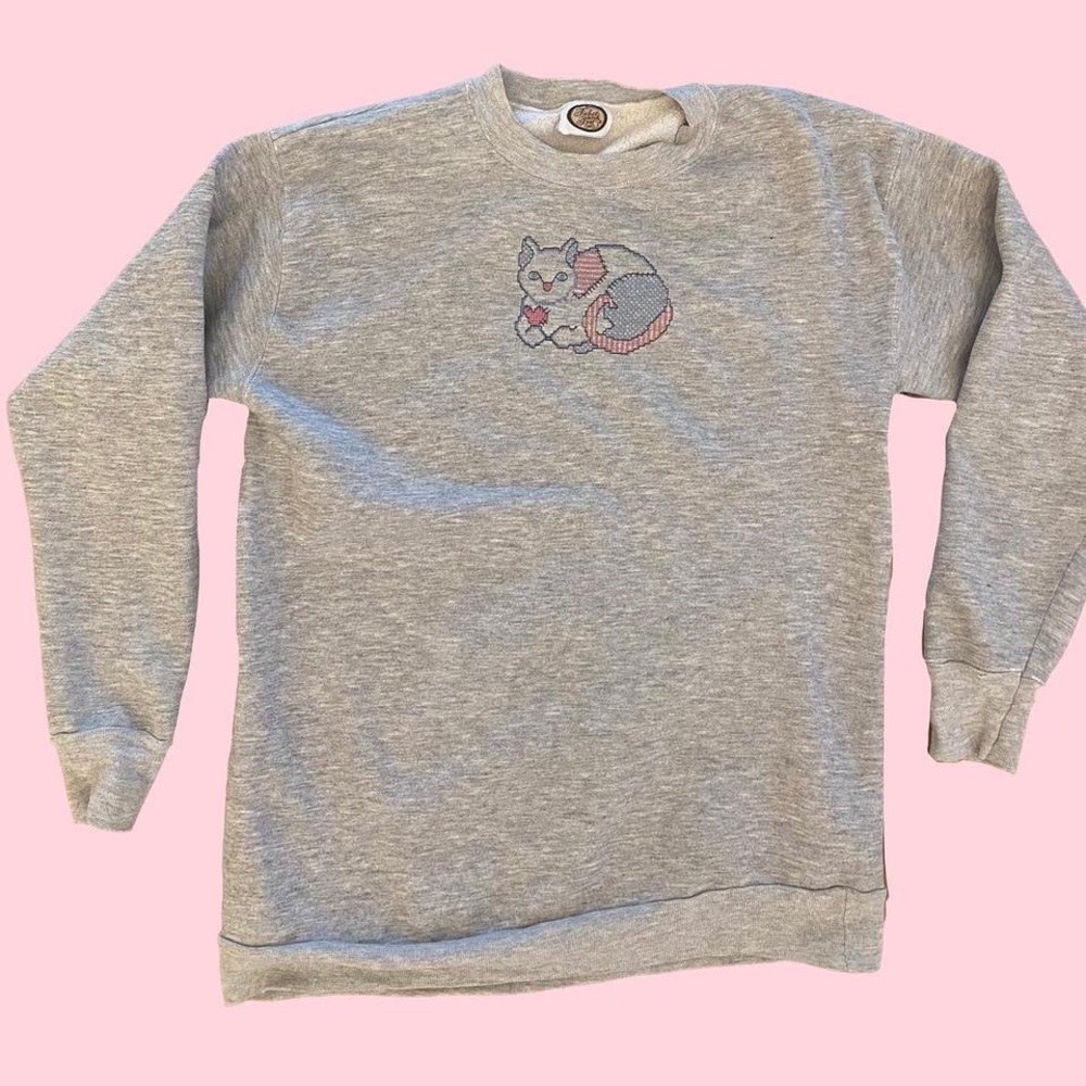 Women’s grey kitty sweater